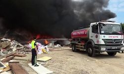 Bursa Orhangazi'de geri dönüşüm tesisinde yangın paniği!
