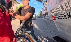 "Seni gebertirim" dedi, motokuryeye saldırdı!