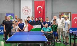 Filistin Masa Tenisi Milli Takımı Sakaryalı sporcularla bir araya geldi