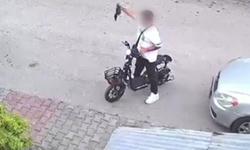 Yavru kediyi önce öptü, sonra boğdu!