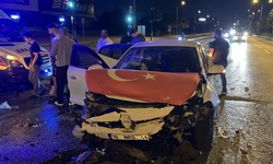 Bursa’da ters yöne giren otomobil kazaya karıştı: 7 yaralı