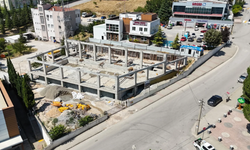 İnegöl'de Alanyurt Yüzme Havuzunda Yapım Çalışmaları Sürüyor