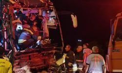 Gaziantep’te yolcu otobüsü tırla çarpıştı: 2 ölü, 22 yaralı