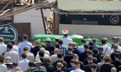 Denizde cansız bedenleri bulunan 3 kardeşin tabutları yan yana dizildi