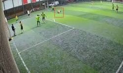 Avcılar’da halı sahada fenalaşan genç hayatını kaybetti