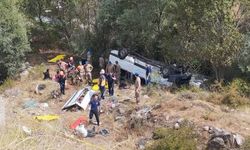 Minibüs şarampole uçtu: 4 öl*, 10 yaralı