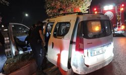 İnegöl girişinde korkutan kaza: Sürücü araçta sıkıştı!