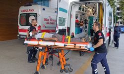 İnegöl’de korkutan kaza! Kamyonet traktör römorkuna saplandı: 2 yaralı