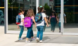 MEB duyurdu: Uyum eğitimleri kapsamında kamuda çalışan veliler idari izinli sayılacak
