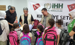 İnegöl İHH’dan 250 öğrenciye çanta ve kırtasiye yardımı