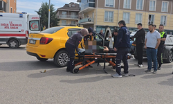 Bursa İnegöl’de taksi ile otomobil çarpıştı: 2 yaralı