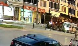 Bursa'da 10 kişinin yaralandığı kaza kameraya yansıdı!