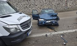 Bursa Mudanya'da yağış sebebiyle kafa kafaya çarpıştılar