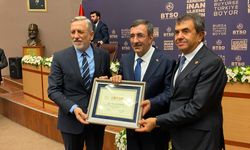 Cumhurbaşkanı Yardımcısı Yılmaz Bursa iş dünyasının temsilcileriyle bir araya geldi