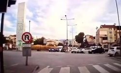 Bursa Osmangazi'de hatalı dönüş yapan otomobil kazaya neden oldu