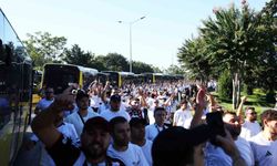 Beşiktaş taraftarı stada geldi