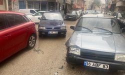 İnegöl’de zincirleme kaza! Sürücü kaçtı, polis yakaladı