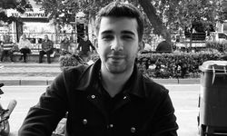 Bursa’da iki otomobil kafa kafaya çarpıştı: 1 ölü, 1 ağır yaralı