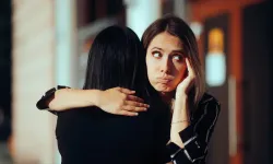 Birinin yalan söylediğini anlamanıza yardımcı olabilecek 6 soru! Psikologlar açıkladı