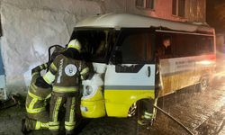 Bursa İnegöl’de köy minibüsünde yangın!