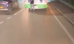 Bursa'da otobüsün arkasına tutunarak patenle yolculuk etti!