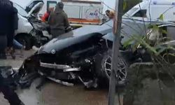 Bursa'da 5 araç birbirine girdi: 5 yaralı