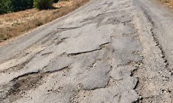 Yollar köstebek yuvasına döndü