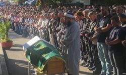 Bursa'da fabrikada çatıdan düşerek hayatını kaybeden genç toprağa verildi