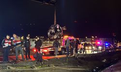 Çanakkale’de otomobil paramparça oldu: 2 kişi hayatını kaybetti