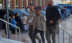 Yasak aşkta beklenmedik karşılaşma! Sevgilisinin evinde eşiyle karşılaştı, ortalık karıştı