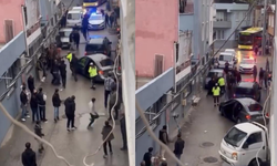 Bursa'da polisten kaçan araç durduruldu, mahalleli şüphelileri kaçırdı