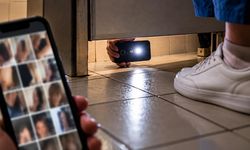 Kadınlar tuvaletinde yakalandı! Telefonundaki görüntüler rezalet