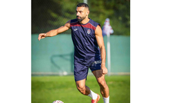 Salah tahtı ele geçirdi