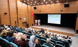 60 yaş üzeri Tazelenme Üniversitesinde "Tıbbi Bitkilerin Doğru Kullanımı" semineri