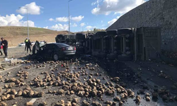 Ağrı’da tır ve otomobilin çarpıştı feci kazada 4 kişi öldü