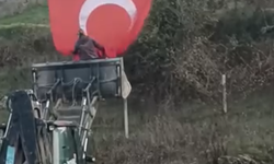 İnegöl'de BUSKİ ekiplerinden Türk bayrağına duyarlı davranış!