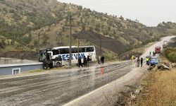 Şırnak’ta otobüs ile tır çarpıştı: 1 ölü, 15 yaralı