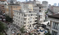 İstanbul'da çöken binanın mimarı ve şantiye şefi gözaltına alındı! Enkazdaki 3 kişi aranıyor