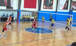 Bursa Erkekler Voleybol Süper Ligi'nde galibiyet İnegöl'ün!