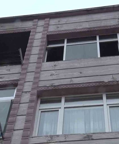 Eşini öldürüp evi ateşe verdi