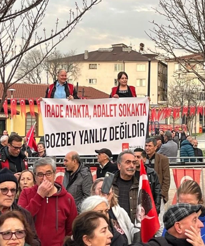 CHP'den Bozbey için eylem! Belediye Binası önünde buluştular