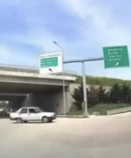 Bursa’da ters yönden giren sürücü kamerada