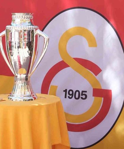 Kurban Bayramı sevinci şampiyonluk kupasıyla Galatasaraylılar Yurdu'nda yaşandı