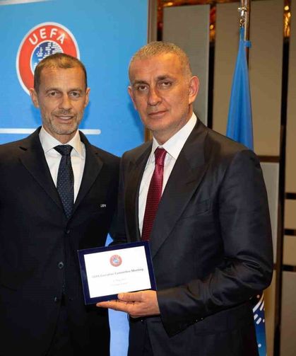 TFF Başkanı Hacıosmanoğlu, UEFA Yönetim Kurulu Toplantısı'na katıldı