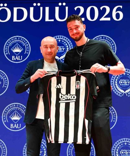 Milli basketbolcu Alperen Şengün'e Türkiye'ye Değer Katanlar Ödülü