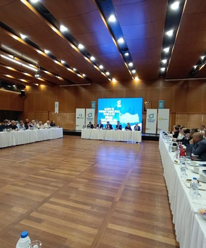 Bursa'da kritik basın zirvesi! Yerel medyanın geleceği masaya yatırıldı