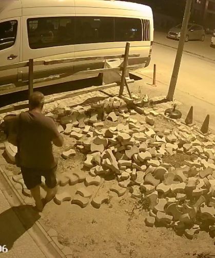 Bursa'da kadın esnafın dükkanına gece gelip yaptıklarını görenler şoke oldu!