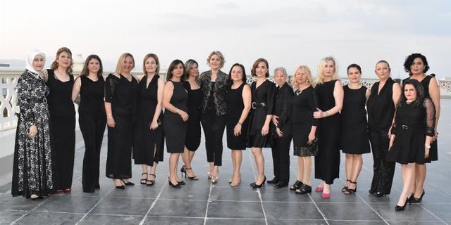 Manisa'da okul koridorlarından sahneye