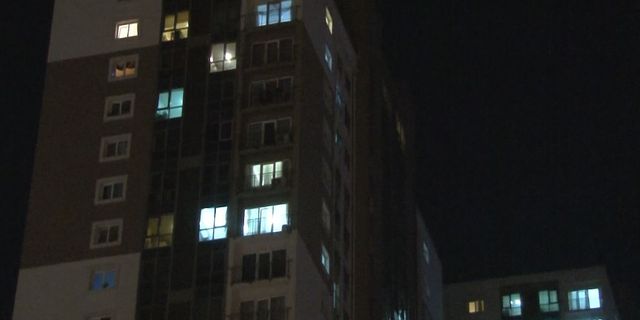Evde önce yangın çıkardı, sonra balkondan atlayıp intihar etmek istedi