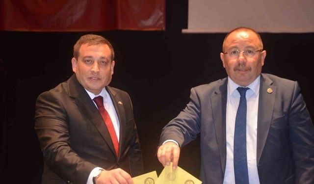 MHP Genel Başkan Yardımcısı İzzet Ulvi Yönter, partisinin Bilecik İl Başkanlığı seçimine katıldı